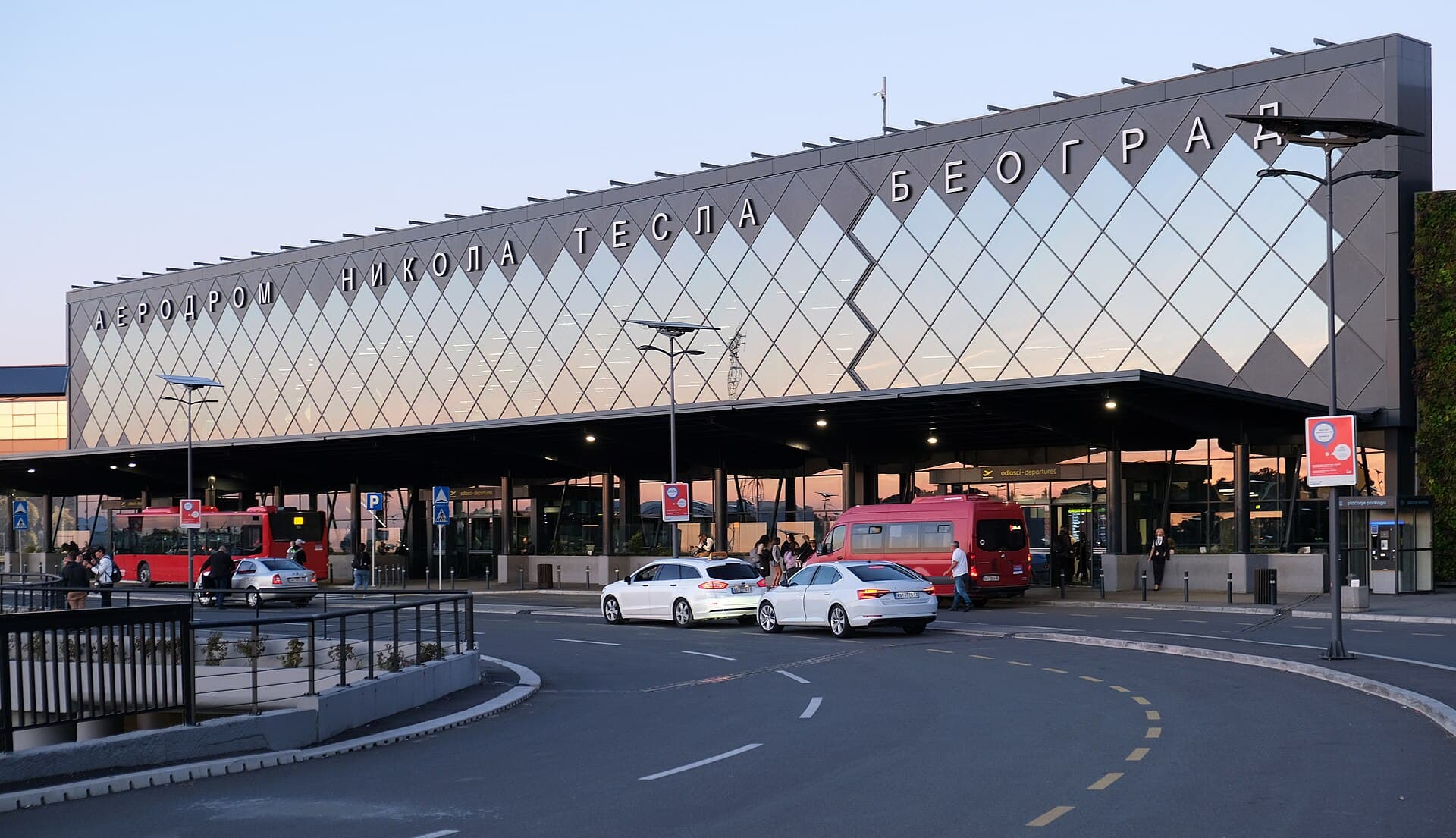 'Nikola Tesla'
Airport